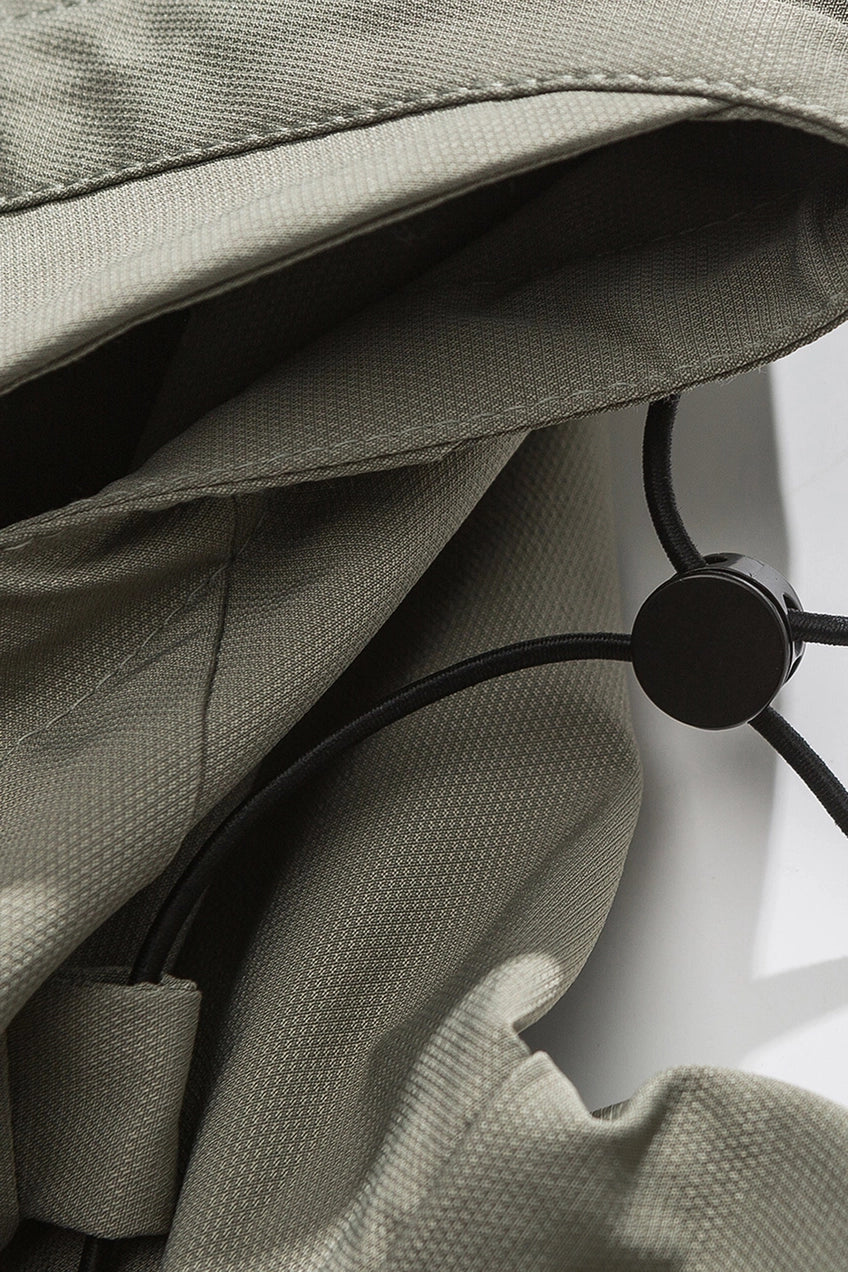 CHAQUETA IMPERMEABLE LIGHT OLIVE