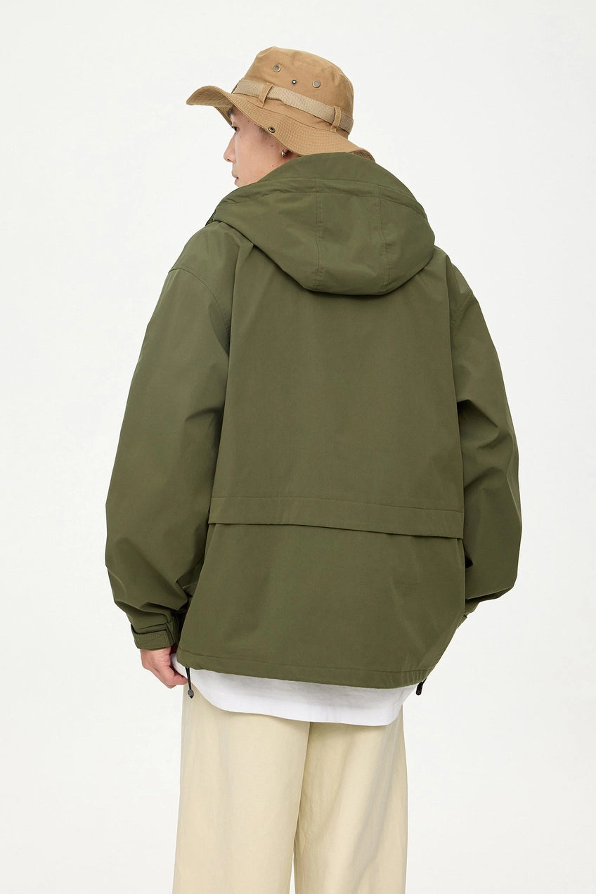 CHAQUETA IMPERMEABLE OLIVE