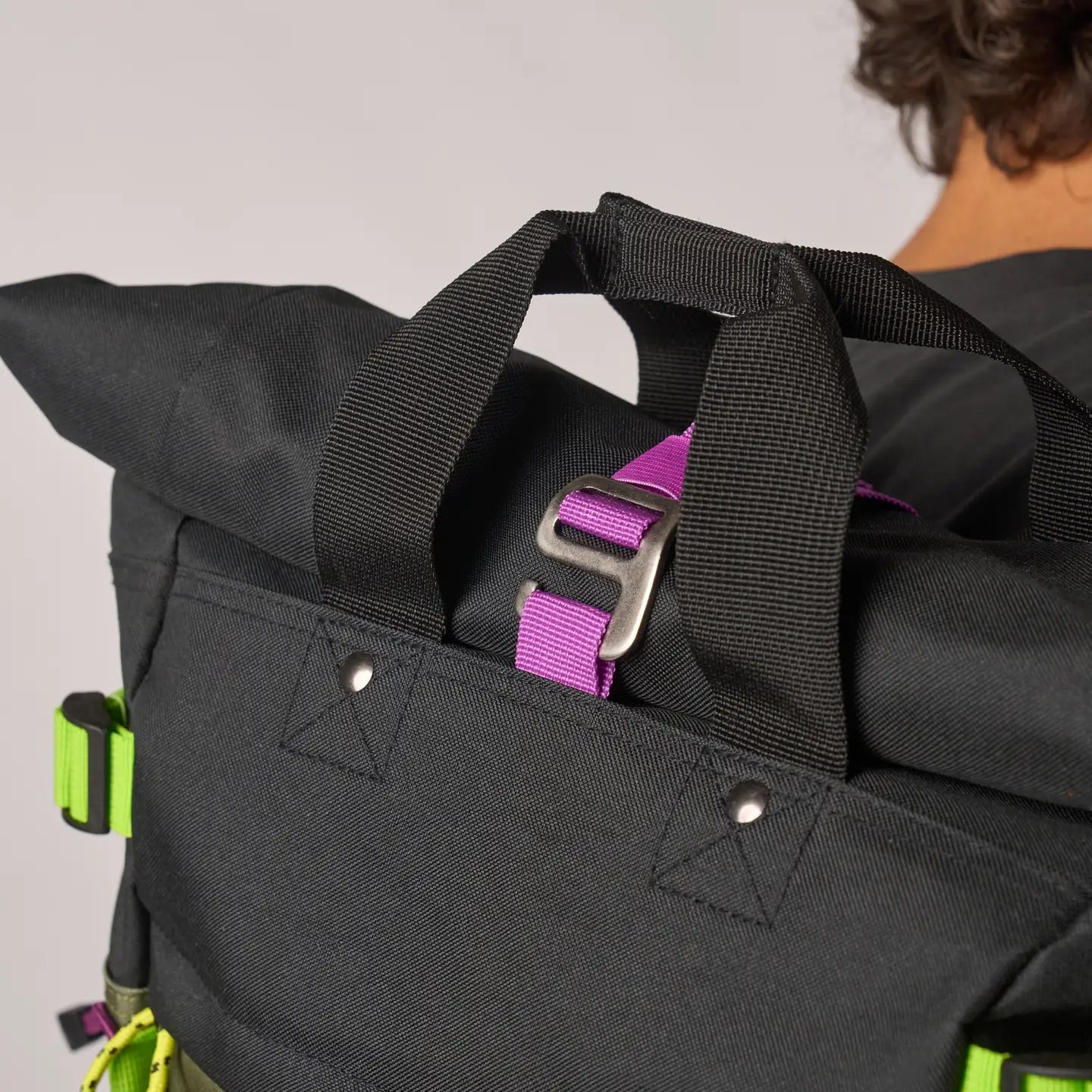 Mochila enrollable - Caqui y Negro