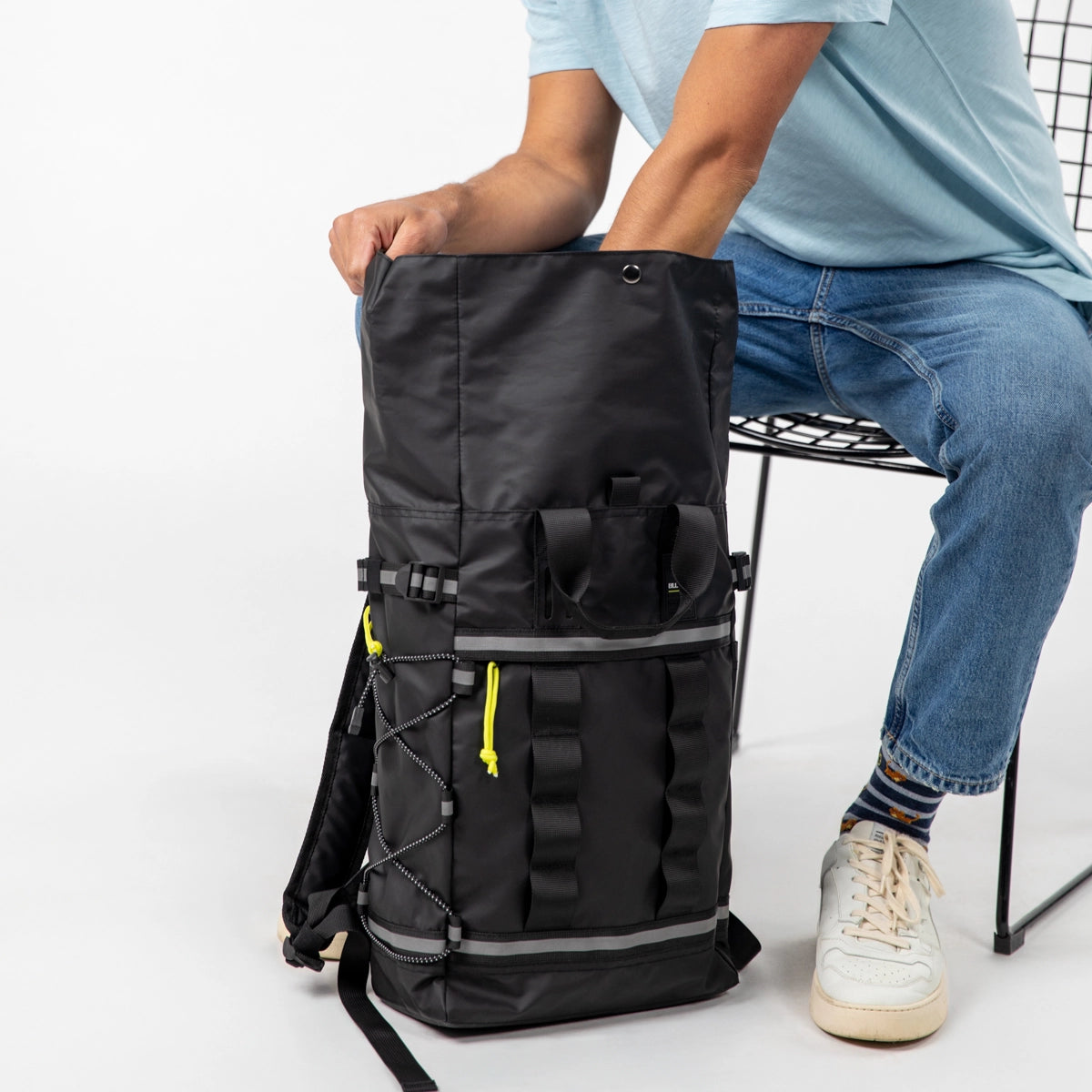 MOCHILA IMPERMEABLE CON TAPA ENRROLLABLE 30L