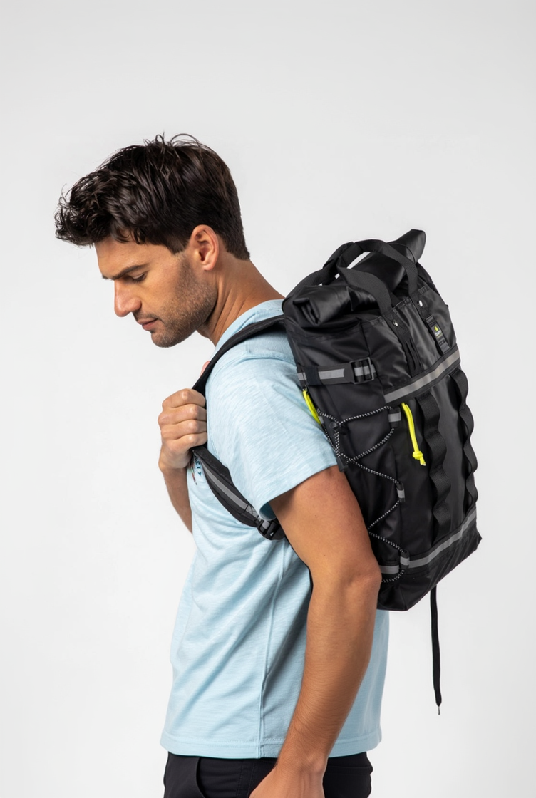 Mochila impermeable enrollable  - Negro