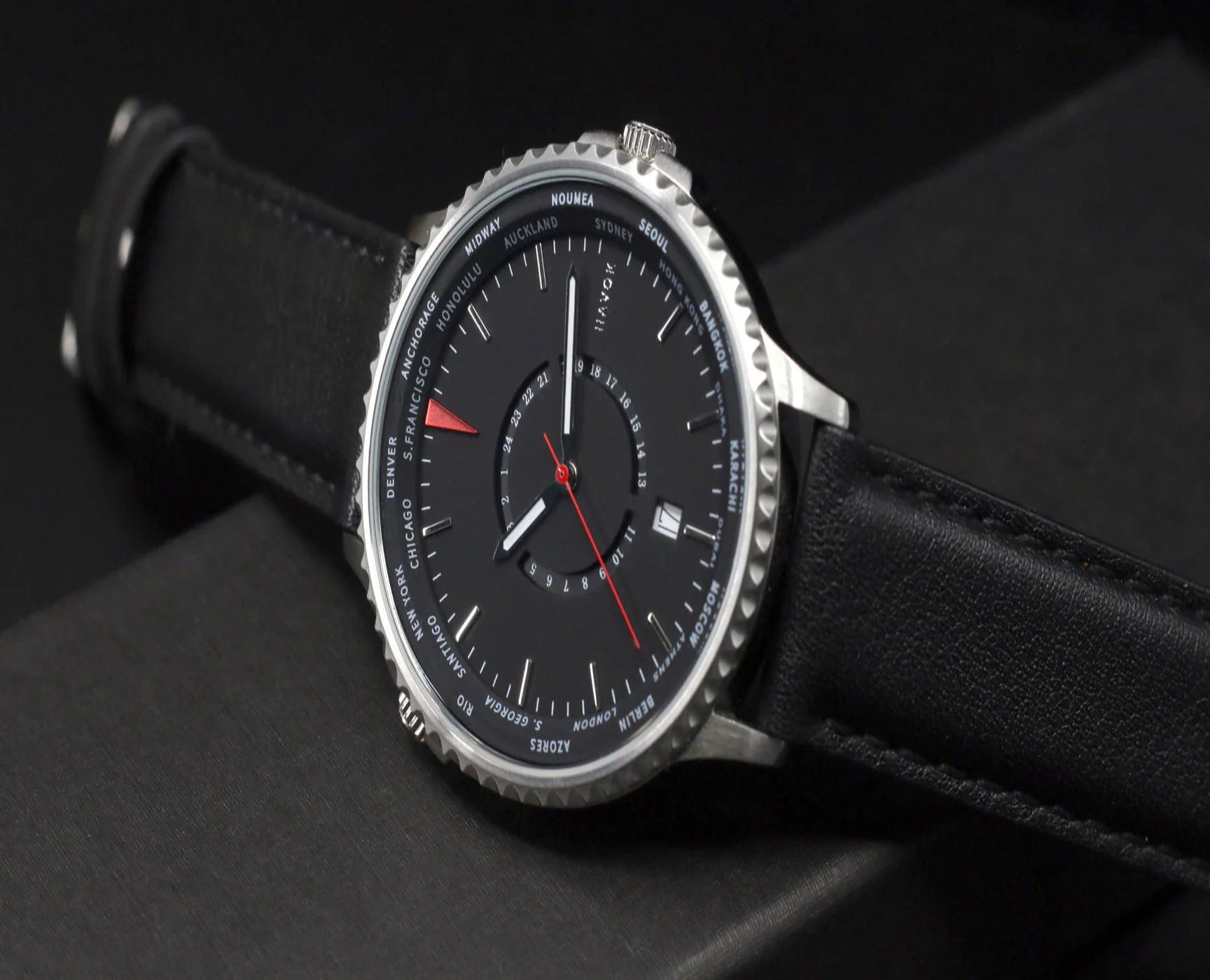 RELOJ WORLD TRAVELLER ONYX NEGRO 42mm