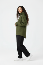 Imagen 2 - Pose de perfil verde oliva