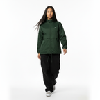 Modelo femenino - Pose caminando verde