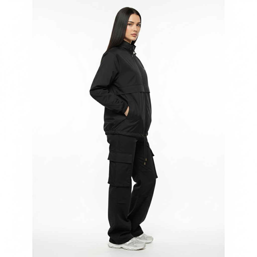 Modelo femenino - Vista de perfil con outfit completo