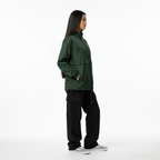 Modelo femenino - Vista de perfil verde