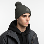 Modelo masculino tres cuartos