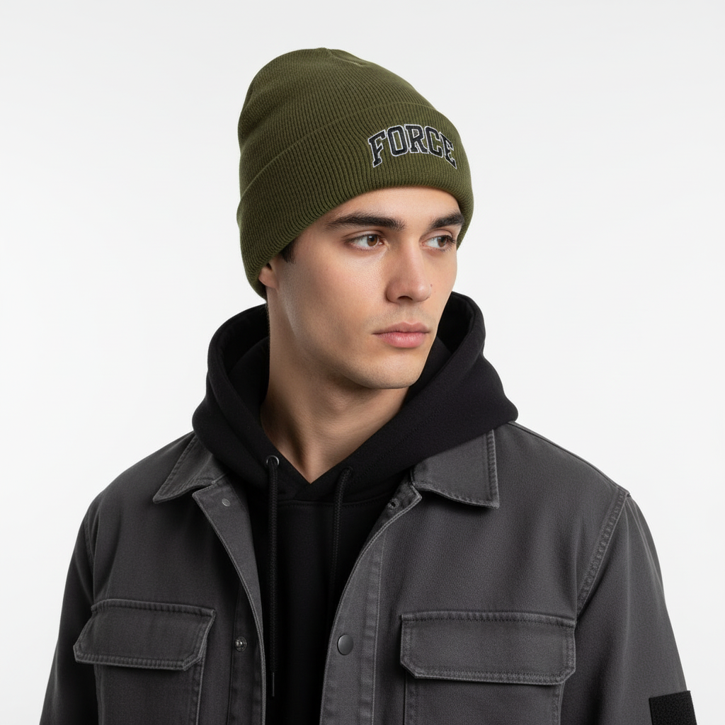 Modelo masculino tres cuartos