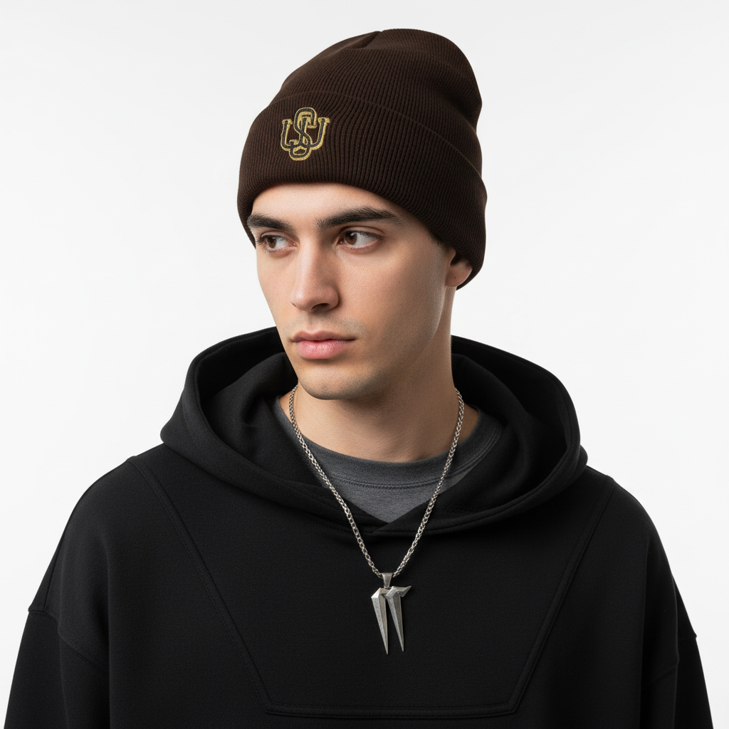 Modelo masculino tres cuartos