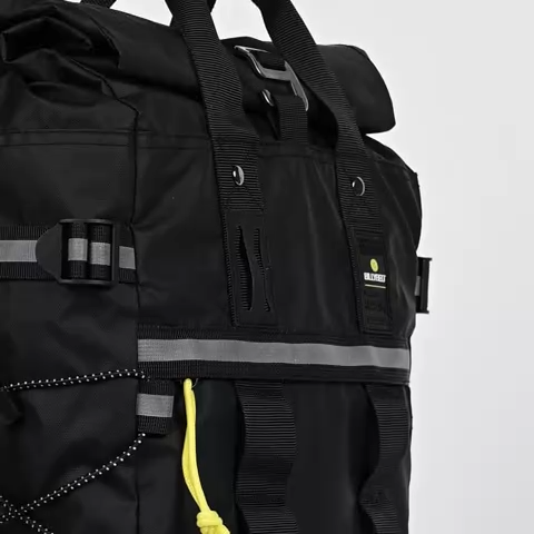 MOCHILA IMPERMEABLE CON TAPA ENRROLLABLE 30L